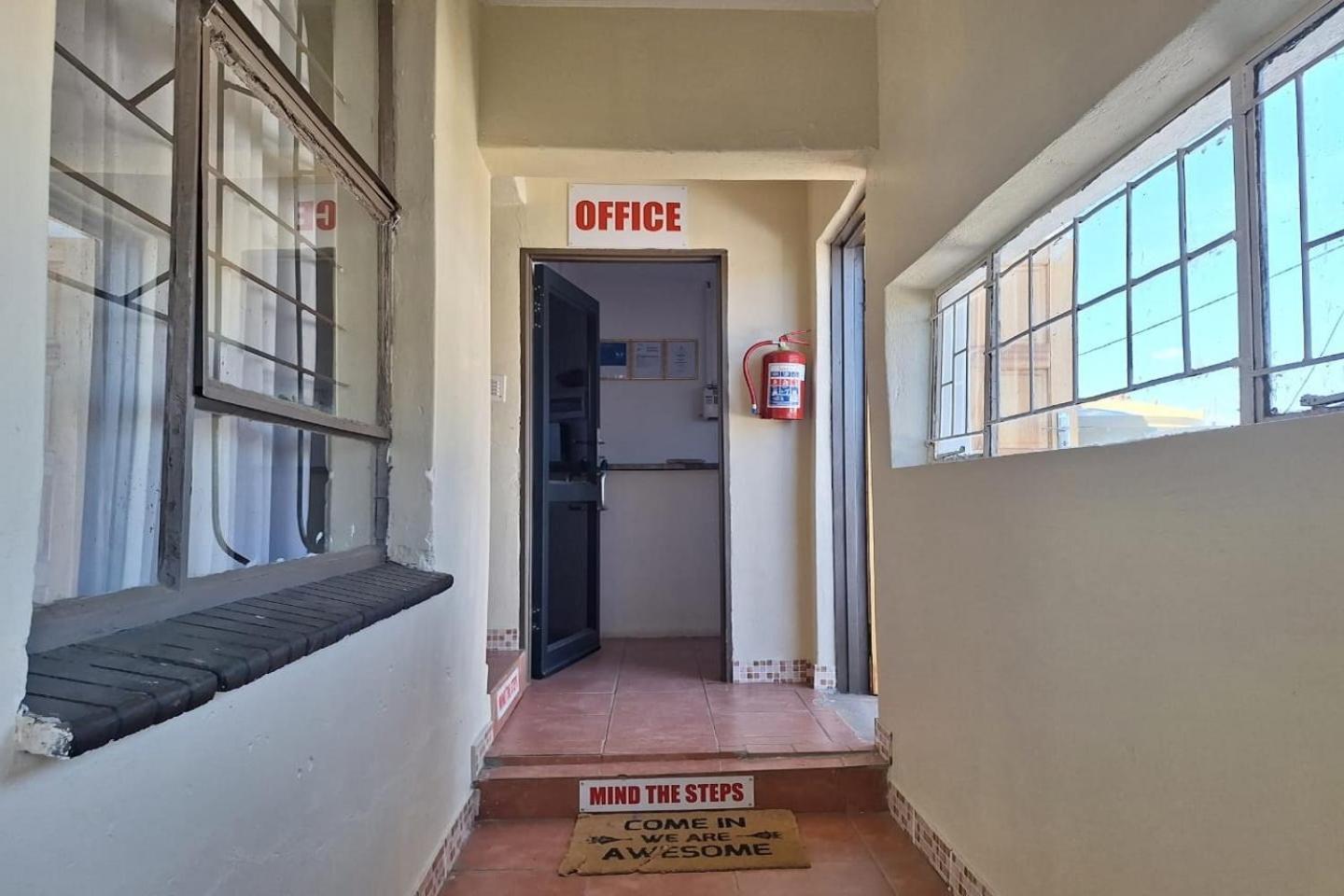 Maluti Backpackers Hotel Phuthaditjhaba Exterior photo