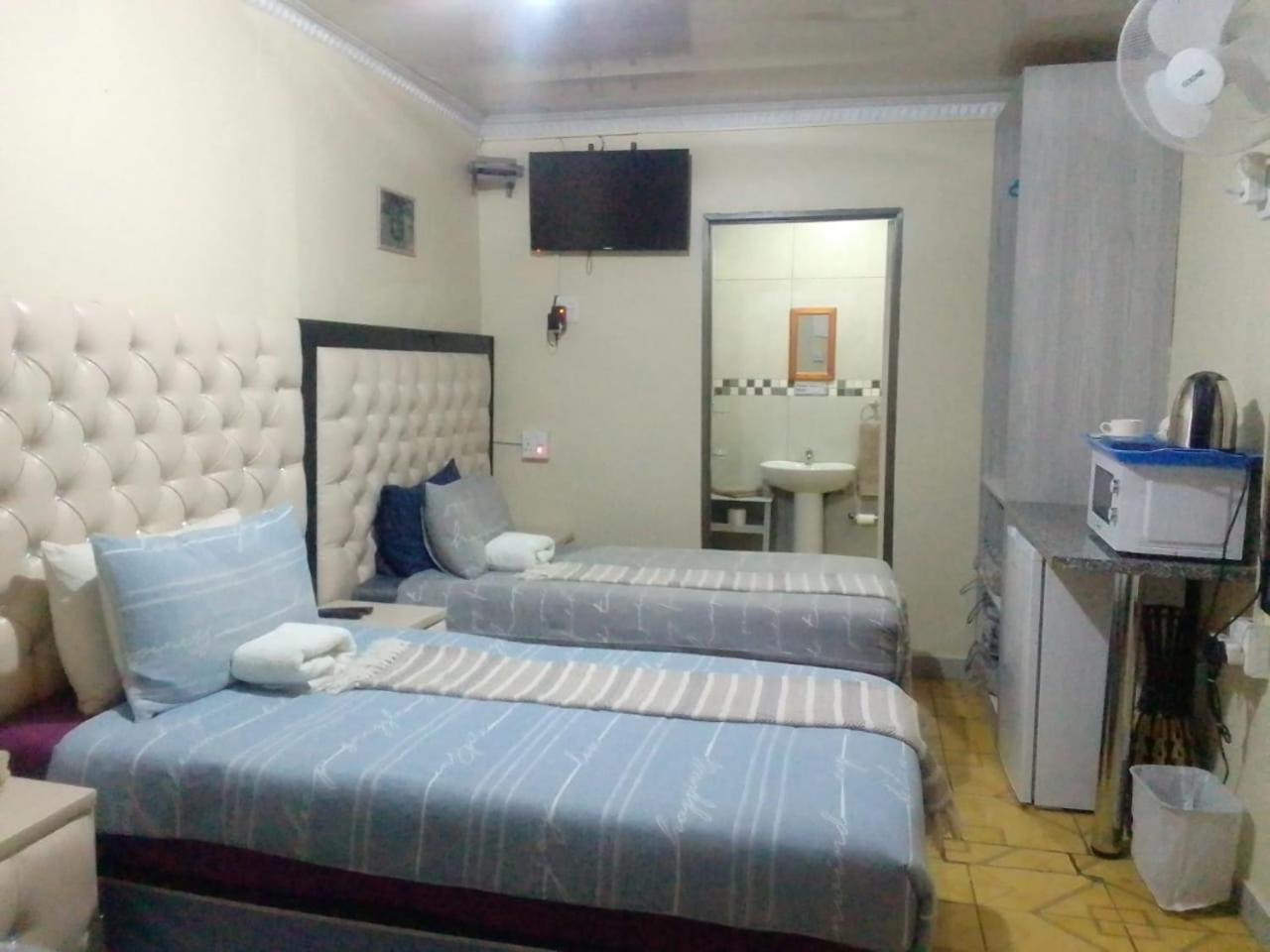 Maluti Backpackers Hotel Phuthaditjhaba Exterior photo