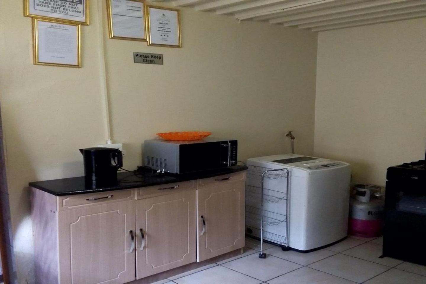Maluti Backpackers Hotel Phuthaditjhaba Exterior photo